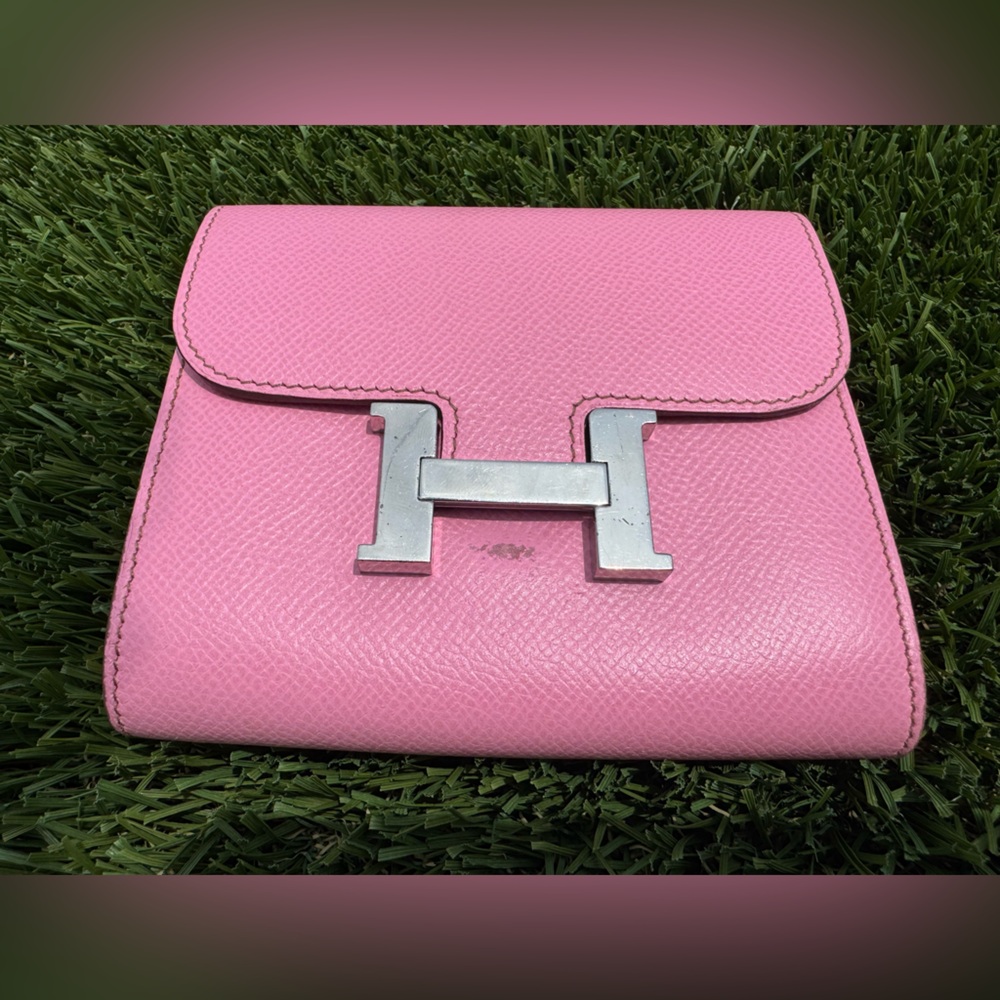Hermès Constance Compact Wallet in Pink Epsom Leather with Palladium Hardware - Picture 2 of 16